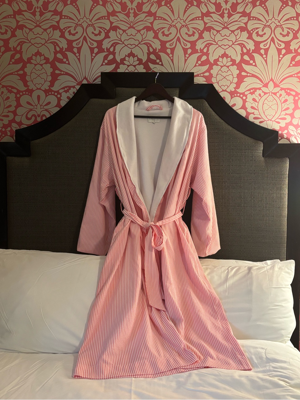 Beautiful Frette Royal Hawaiian Pink & White Shawl-Collar Striped Robe Iconic M